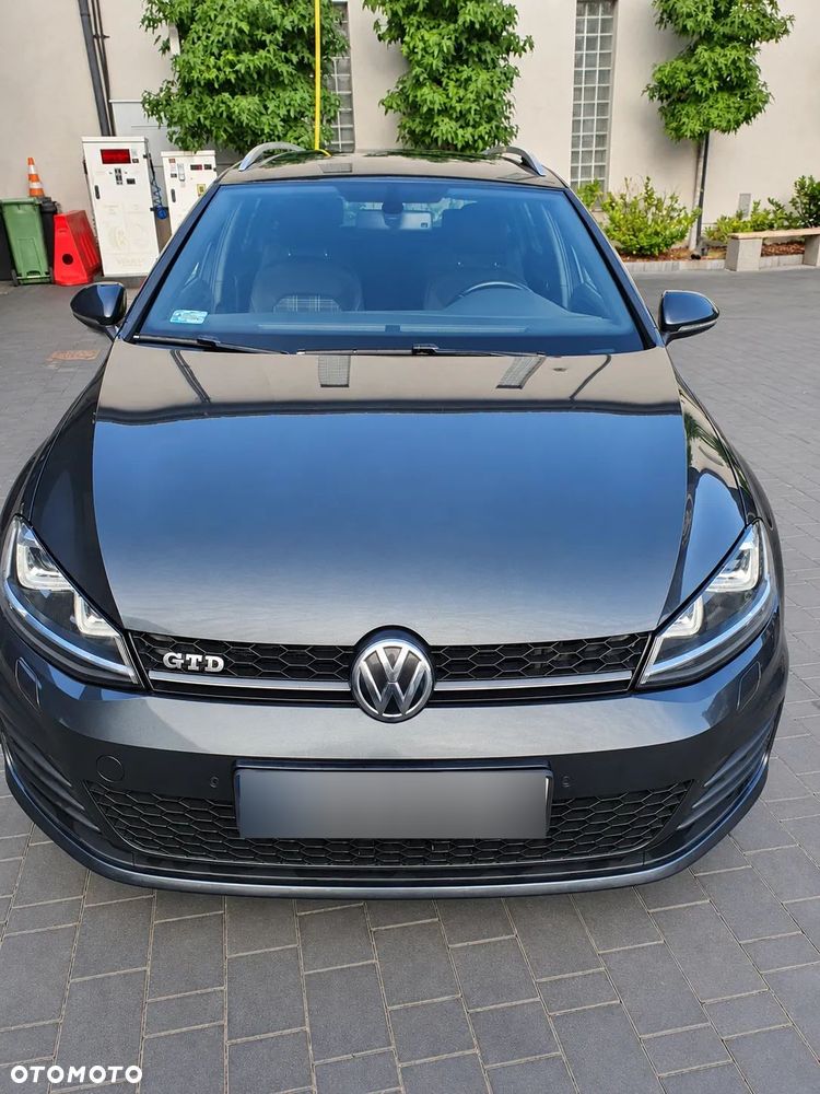 Volkswagen Golf - 2