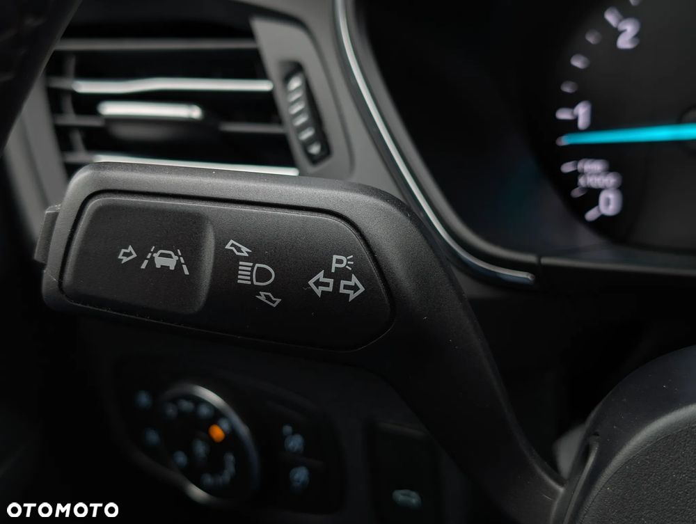 Ford Focus 1.5 EcoBlue STart-Stopp-System TITANIUM - 18