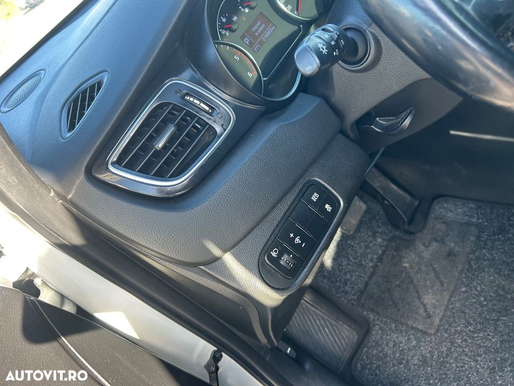 KIA Carens 2014 — imagine 29