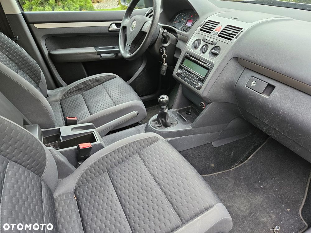 Volkswagen Touran 1.6 - 6