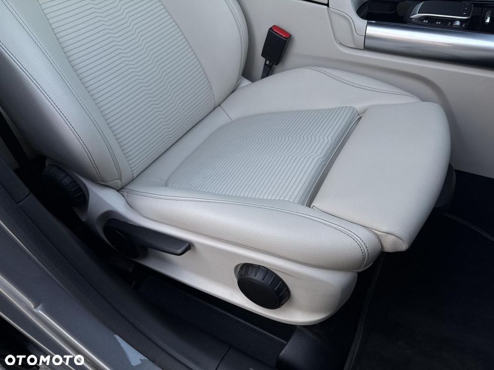 Mercedes-Benz GLA - 21