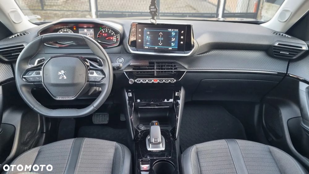 Peugeot 2008 1.5 BlueHDi Allure S&S EAT8 - 11