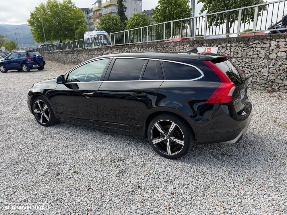 Volvo V60 2.0 D3 R-Design - 4