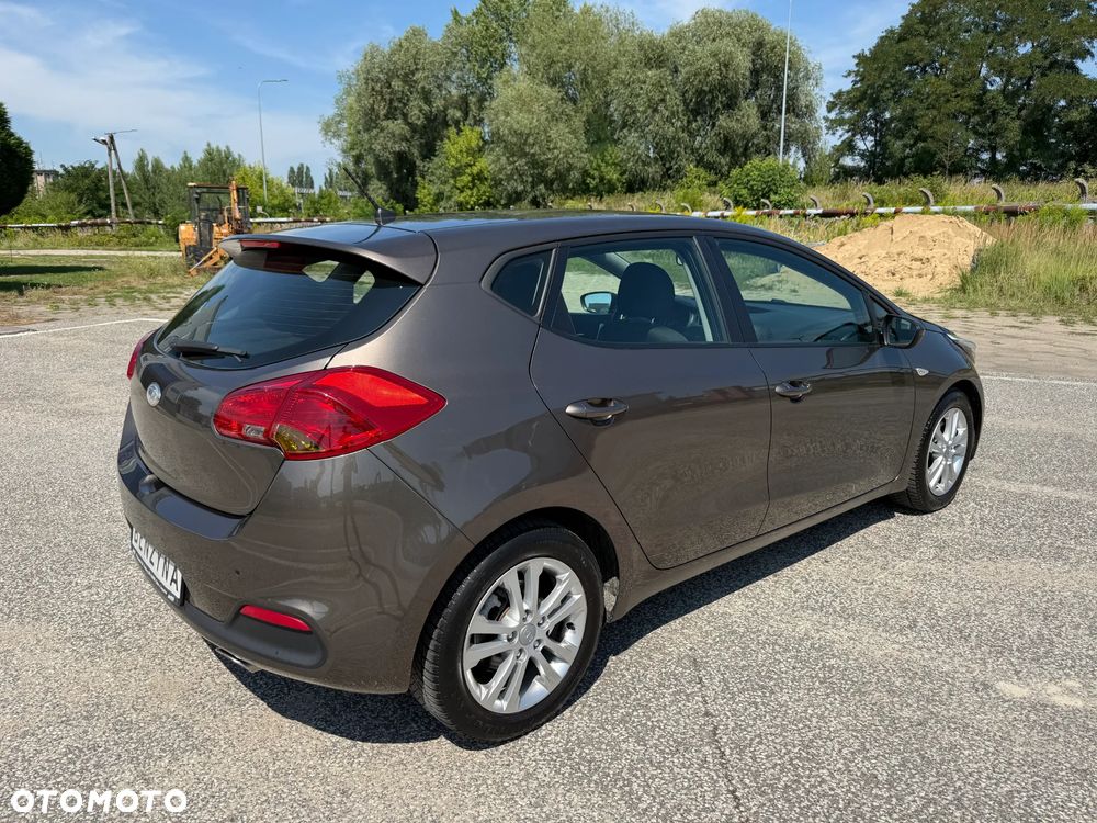 Kia Ceed 1.4 CVVT Dream Team Edition - 8