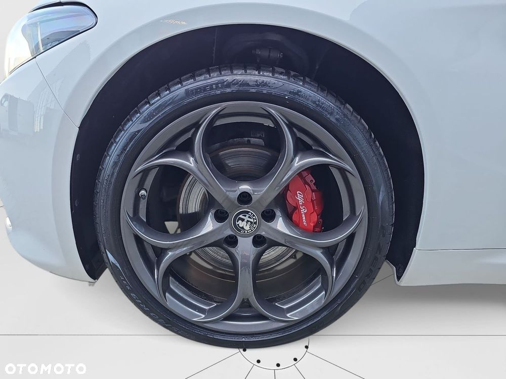Alfa Romeo Giulia - 10