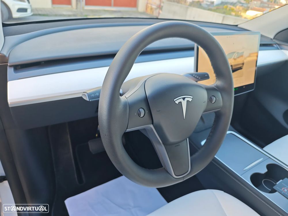 Tesla Model Y Long Range Dual Motor AWD - 21