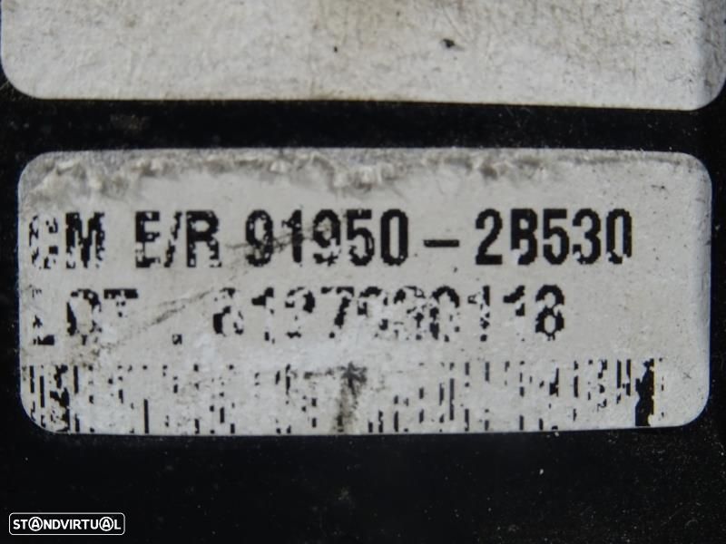 Caixa De Fusíveis Hyundai Santa Fé Ii (Cm)  919502B530 / 91950 2B530 - 6