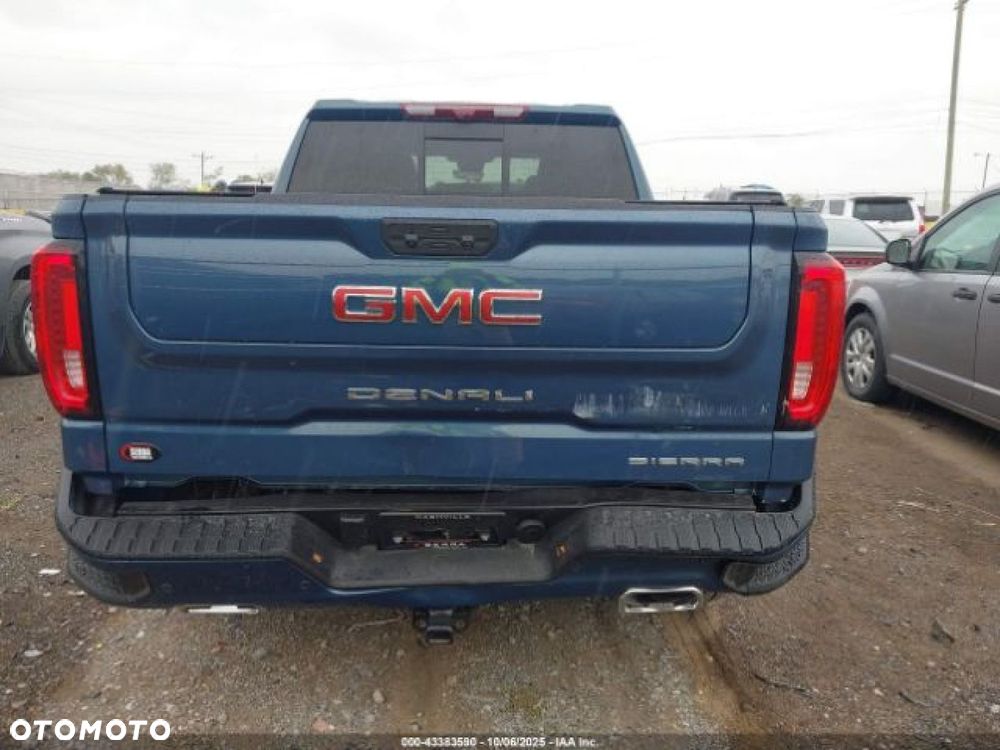 GMC Sierra - 4