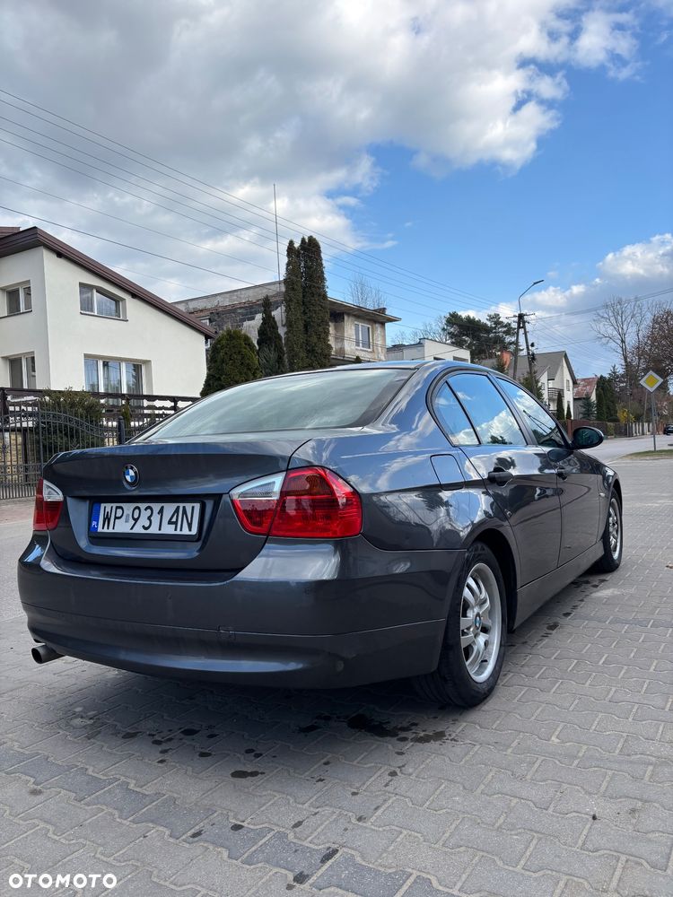 BMW Seria 3 320i - 5