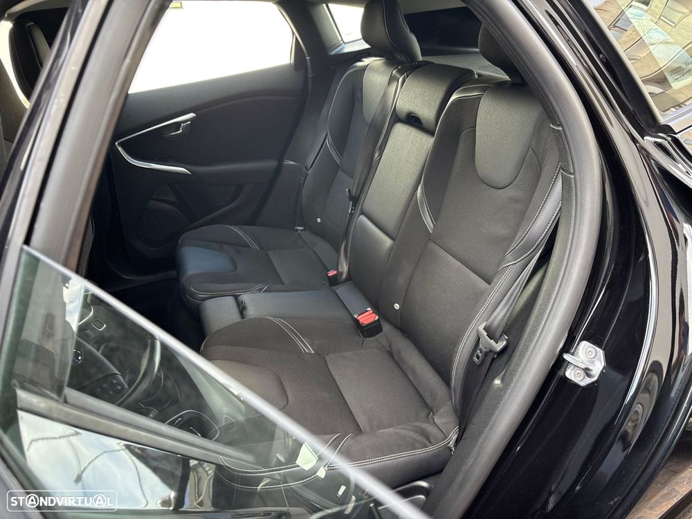 Volvo V40 2.0 D2 Momentum Eco - 8