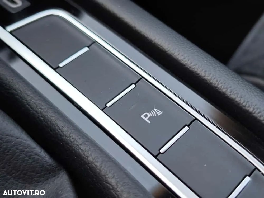 Volkswagen Passat 2.0 TDI DSG Comfortline - 26