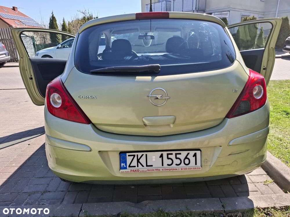 Opel Corsa 1.2 16V Cosmo - 3