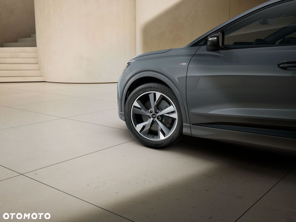 Audi Q4 e-tron - 6