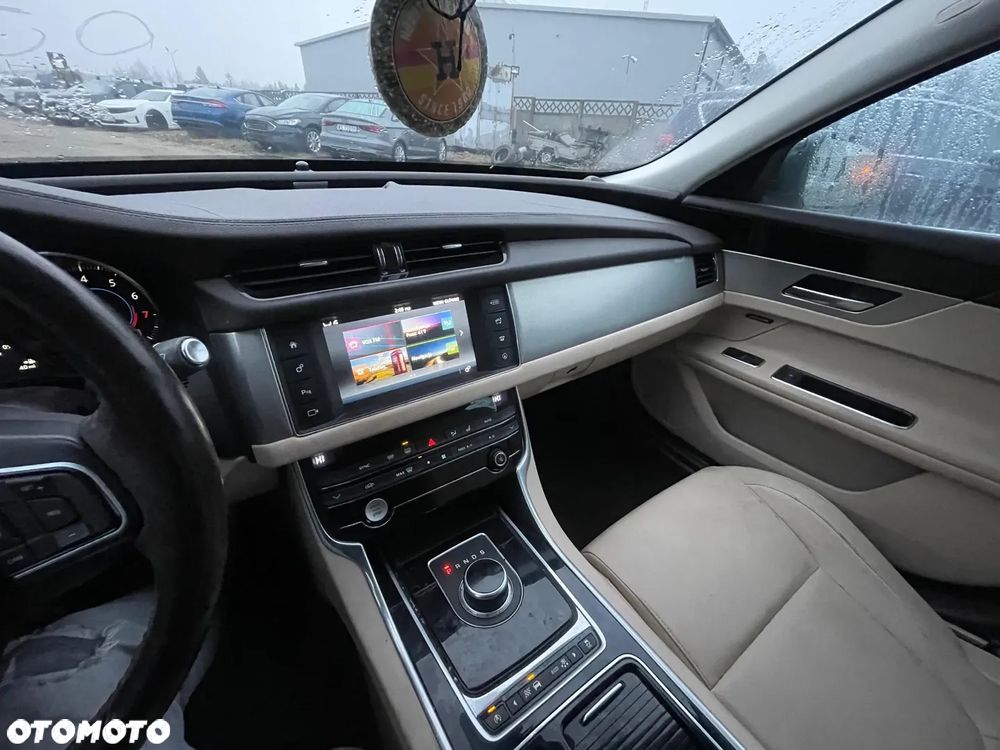 Jaguar XF 3.0 V6 S - 14