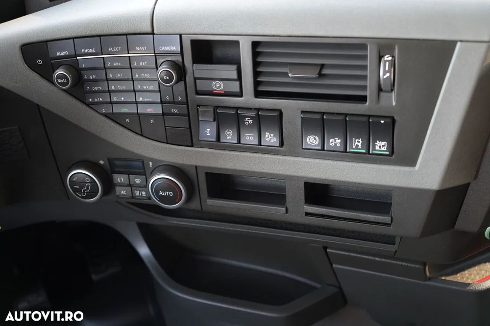 Volvo FH 500 / CORTINĂ / 6x2 / ACOPERIȘ RIDICAT / AER CONDIȚIONAT PARCARE / PUNTE RELAXABILĂ / CONTRACT DE SERVICE GOLD - 31