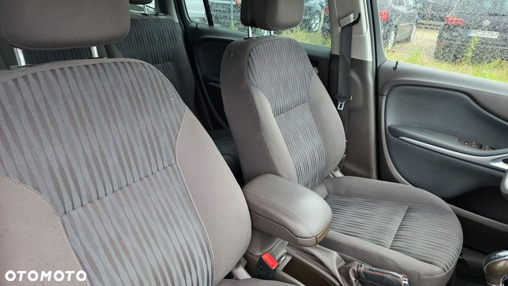 Opel Zafira - 12