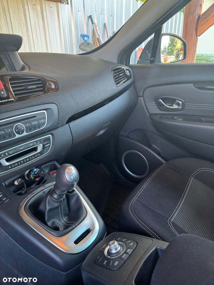Renault Scenic TCe 130 Luxe - 18