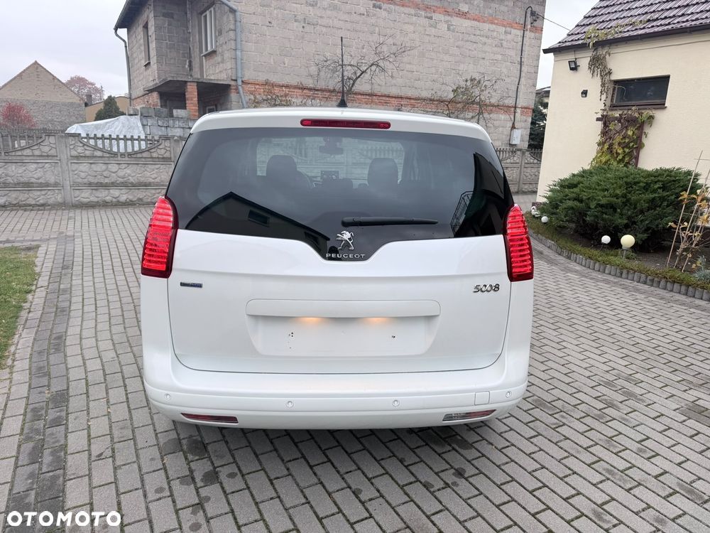 Peugeot 5008 2016 photo 4