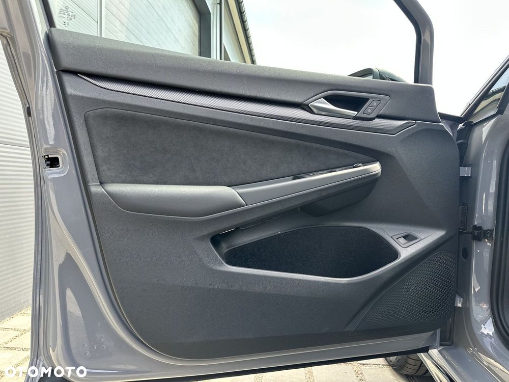 Volkswagen Golf Variant - 11