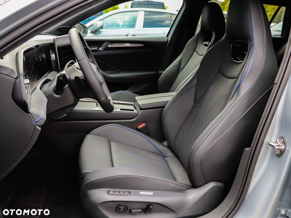 Volkswagen Passat - 11