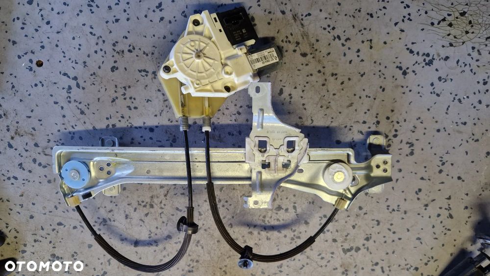 RENAULT MEGANE 3 PODNOŚNIK SZYBY PRAWY TYŁ 827200003R - 1