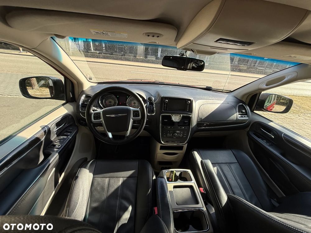 Chrysler Town & Country 3.6 Touring - 16