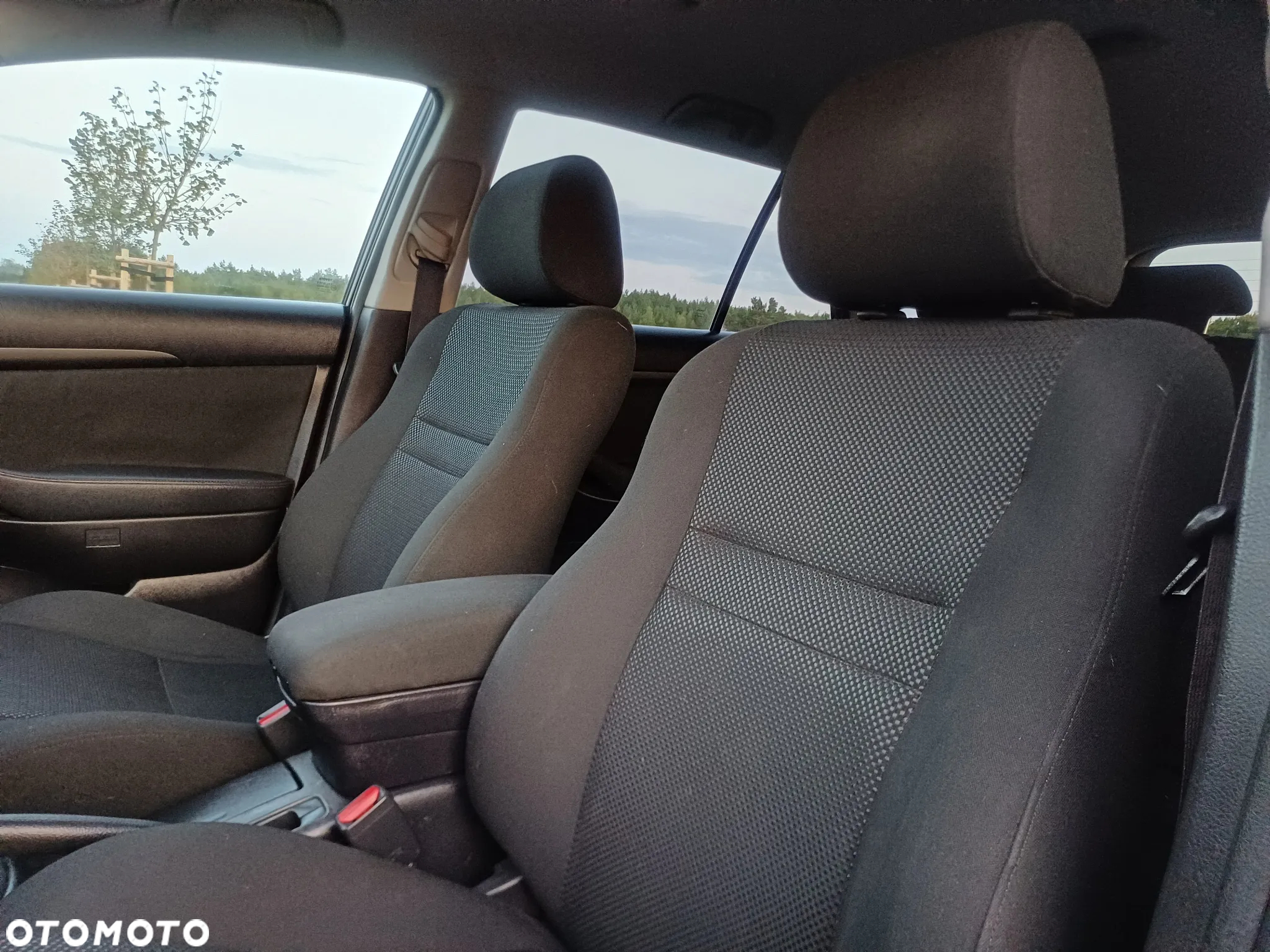 Toyota Avensis 2.0 D-4D Combi - 14