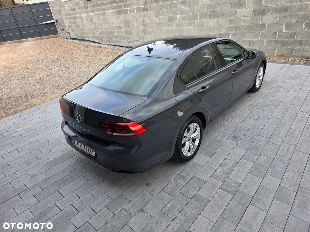 Volkswagen Passat - 8