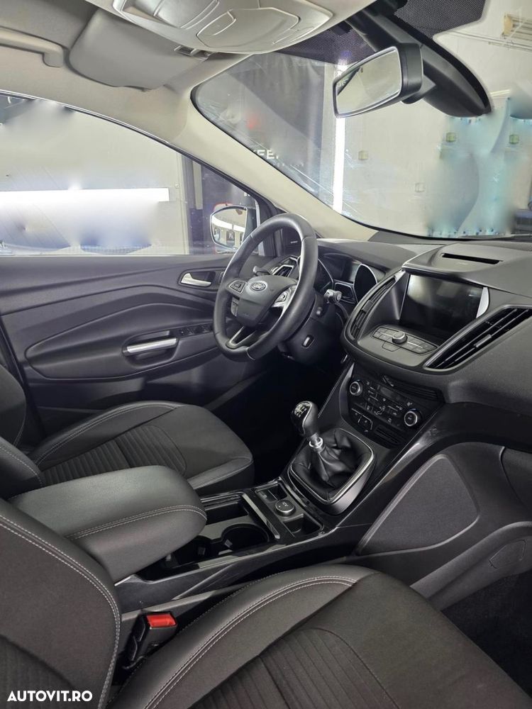 Ford Kuga 2.0 TDCi 4WD Titanium - 20