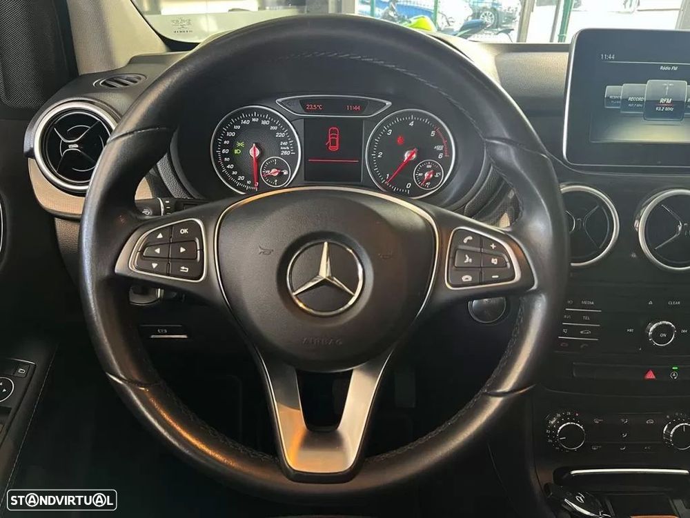 Mercedes-Benz B 180 - 9