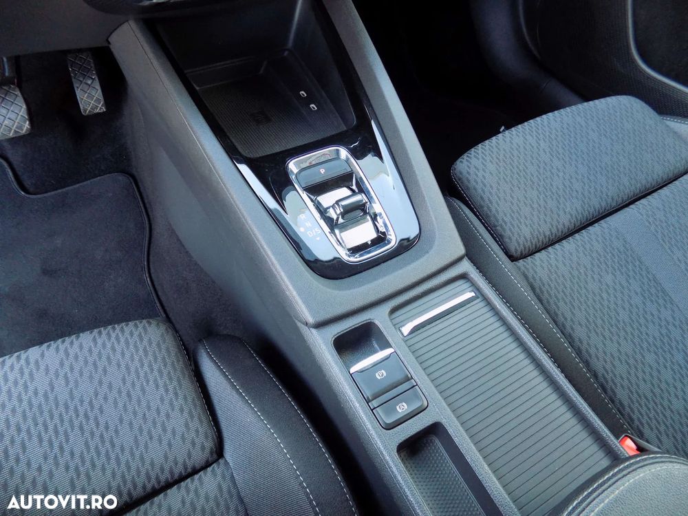 Skoda Octavia 2.0 TDI STYLE DSG - 27