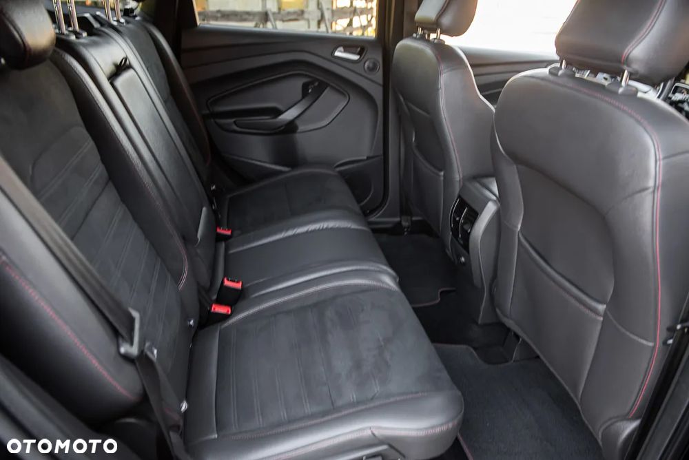 Ford Kuga 2.0 TDCi 4x4 ST-Line - 31