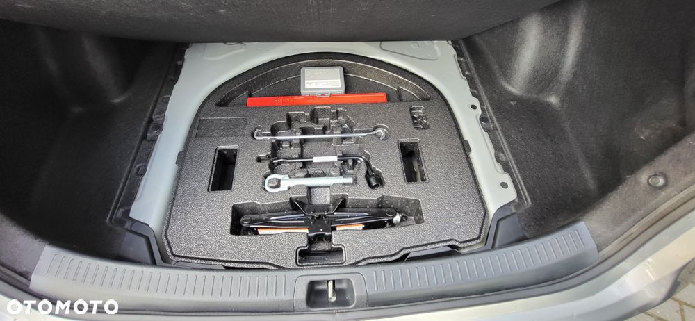 Toyota Corolla 1.8 Hybrid Executive - 11