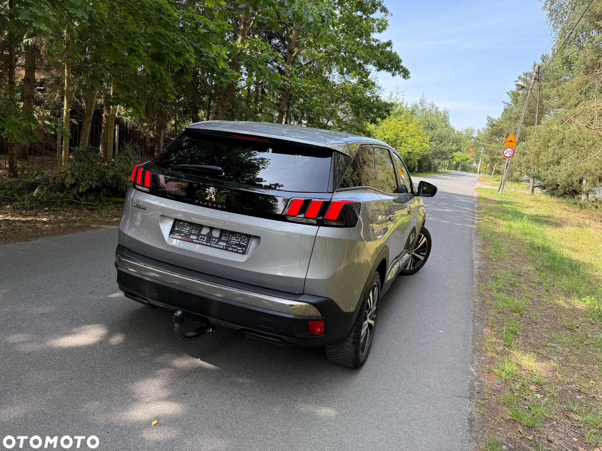 Peugeot 3008 1.5 BlueHDi Allure S&S - 12