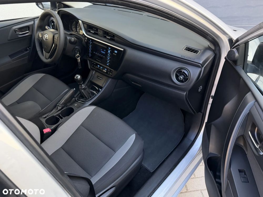 Toyota Auris - 7