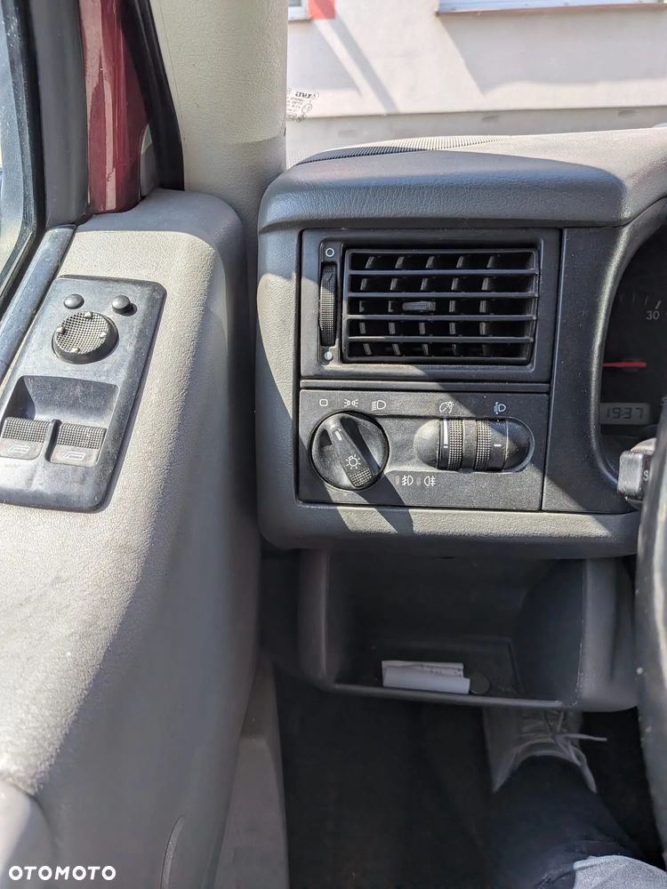 Volkswagen Transporter - 9