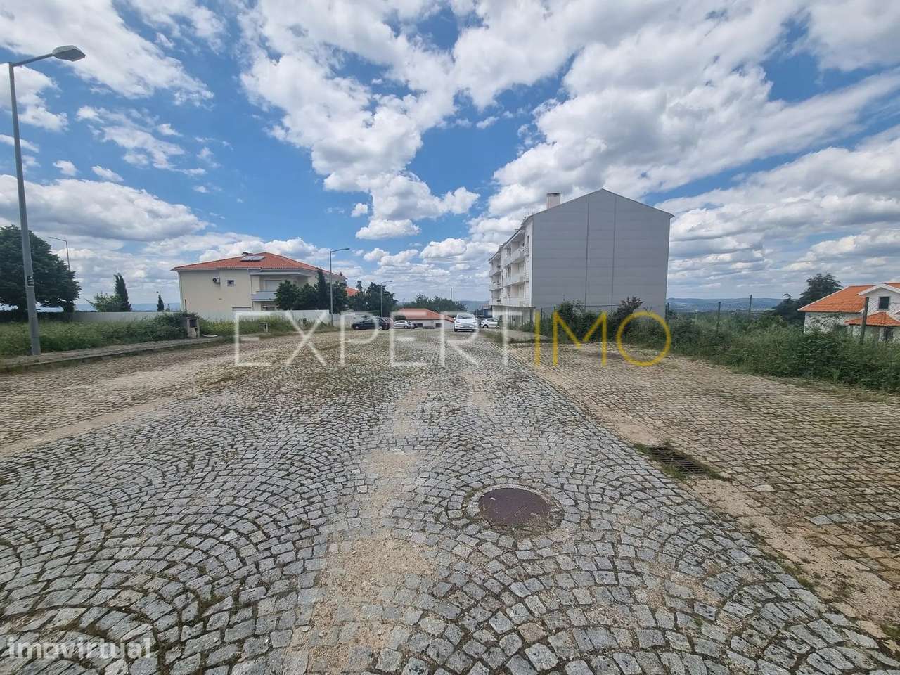 Dois Lotes urbanos para 24 (8+16) apartamentos, em zona premium de... - Grande imagem: 3/22