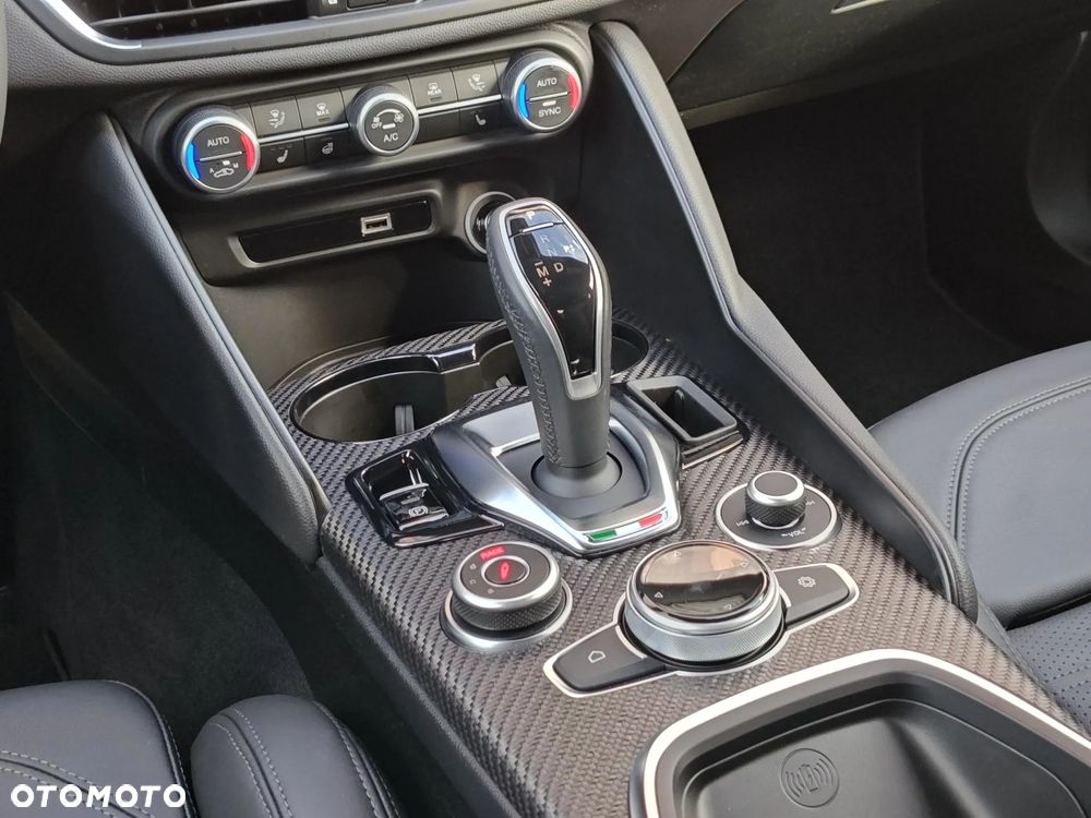 Alfa Romeo Giulia 2.9 Bi Turbo V6 Quadrifoglio - 18