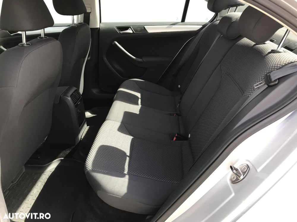 VOLKSWAGEN Jetta 2011 — imagine 18