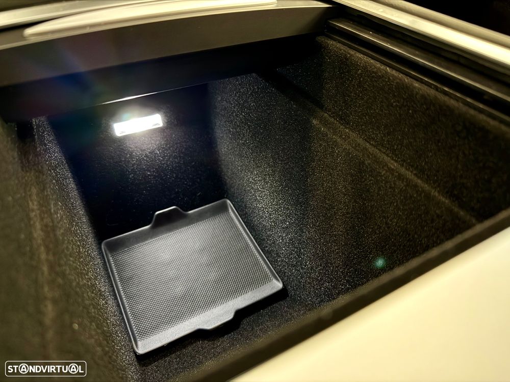 Tesla Model Y Tração Traseira - 36