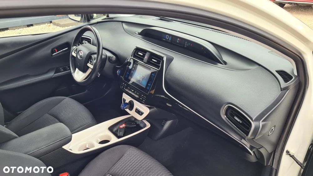 Toyota Prius Hybrid - 27