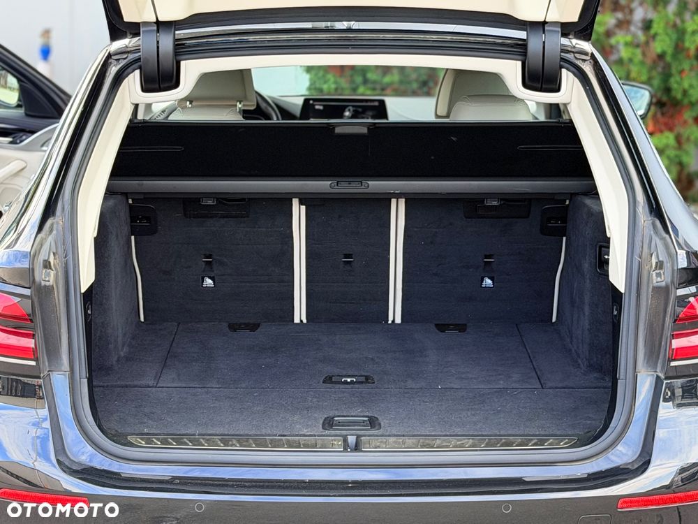 BMW Seria 5 540d xDrive mHEV Luxury Line - 32