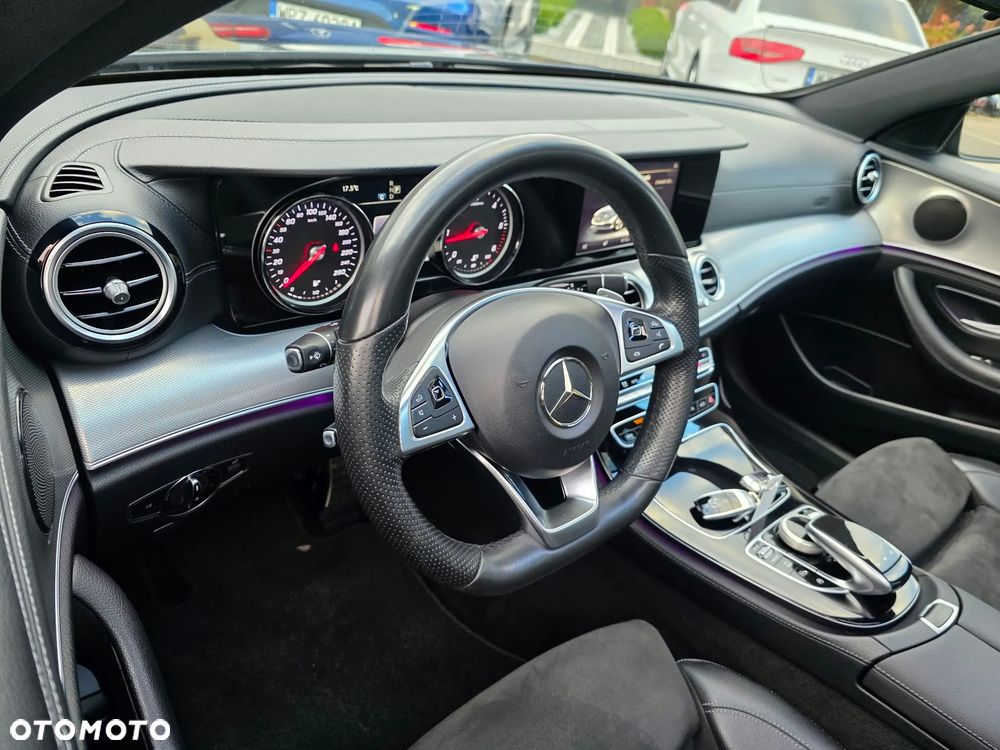 Mercedes-Benz Klasa E 220 d 4-Matic 9G-TRONIC - 19