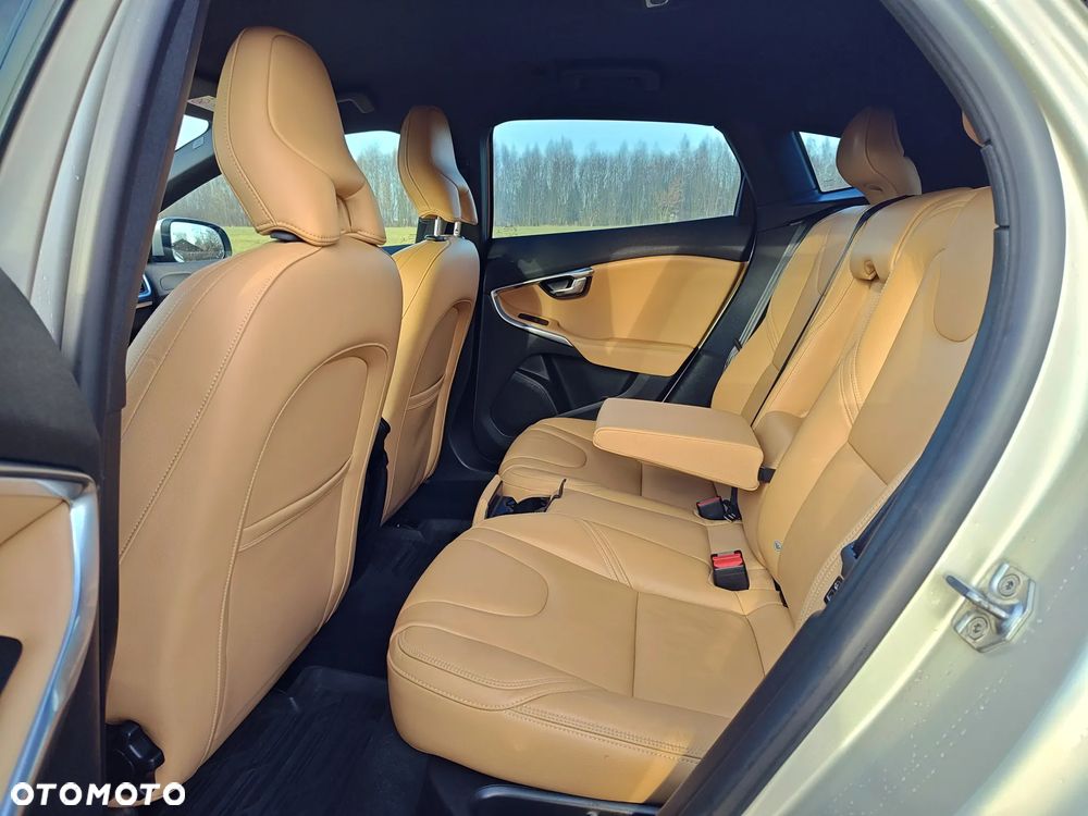 Volvo V40 D3 Momentum - 12