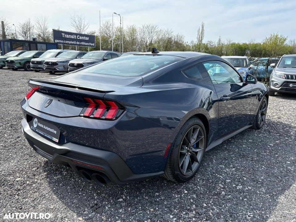 Ford Mustang - 5
