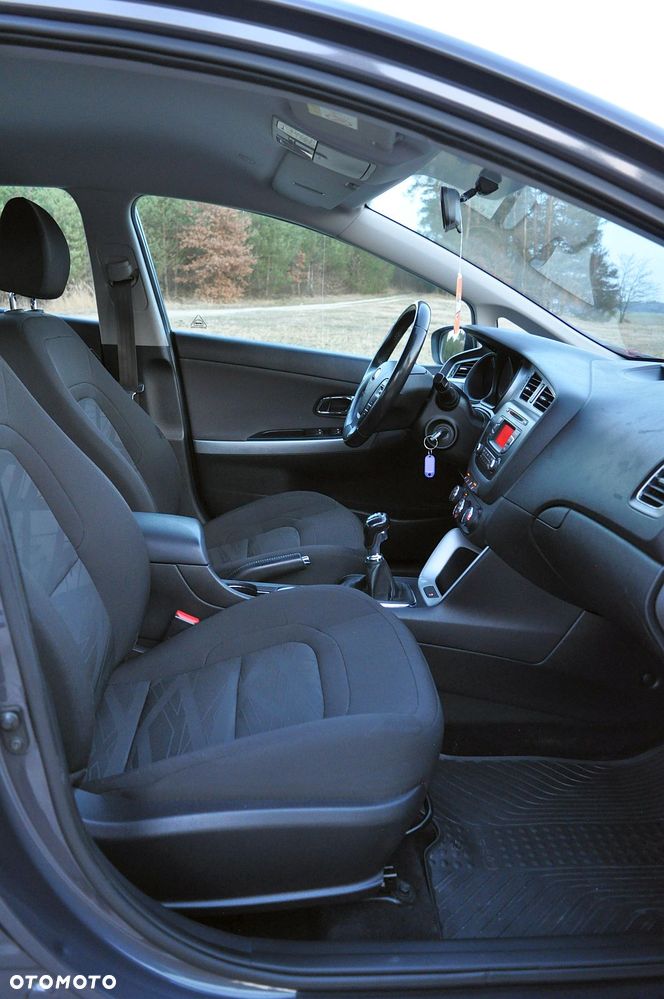 Kia Ceed 1.6 CRDi 128 Spirit - 29