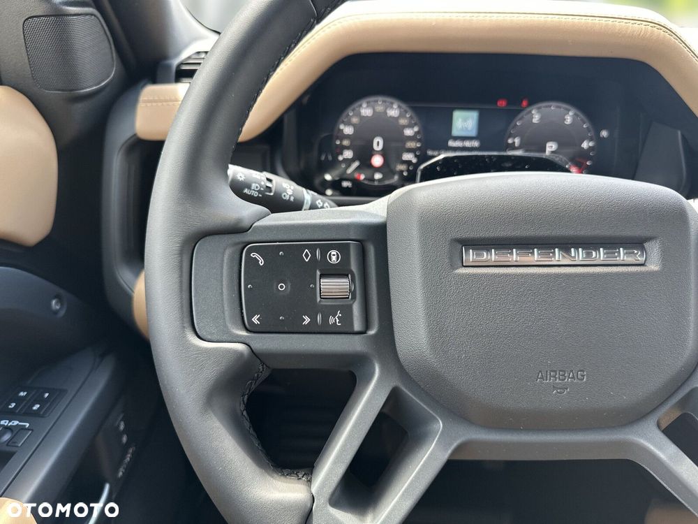 Land Rover Defender - 19