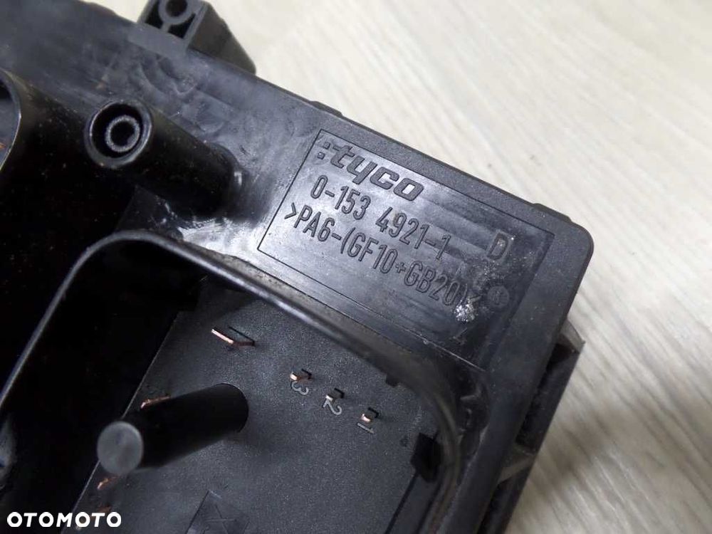 OPEL ASTRA H ZAFIRA B SKRZYNKA BEZPIECZNIKOW BSI 13206749 GW 5DK008668-03 - 3