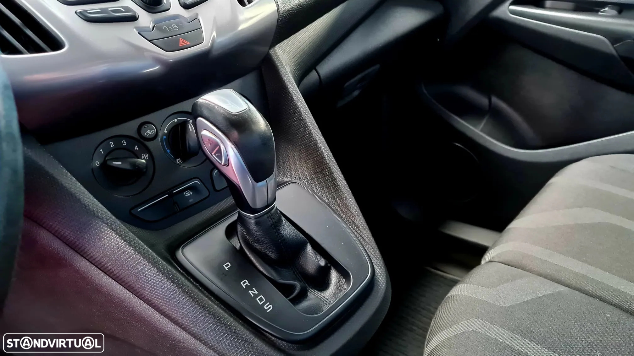 Ford TRANSIT CONNECT - 8