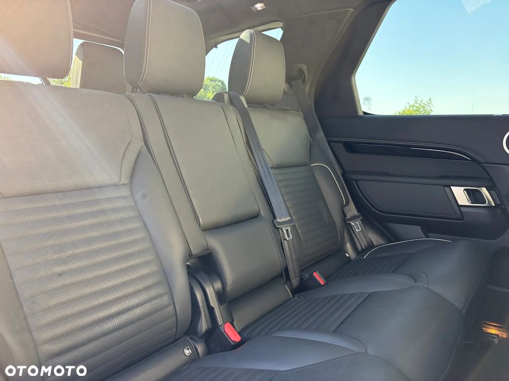 Land Rover Discovery 3.0 D250 mHEV R-Dynamic HSE - 14